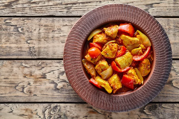 Pollo jalfrezi ristorante indiano menu fritto piccante curry peperoncino carne e verdure — Foto Stock