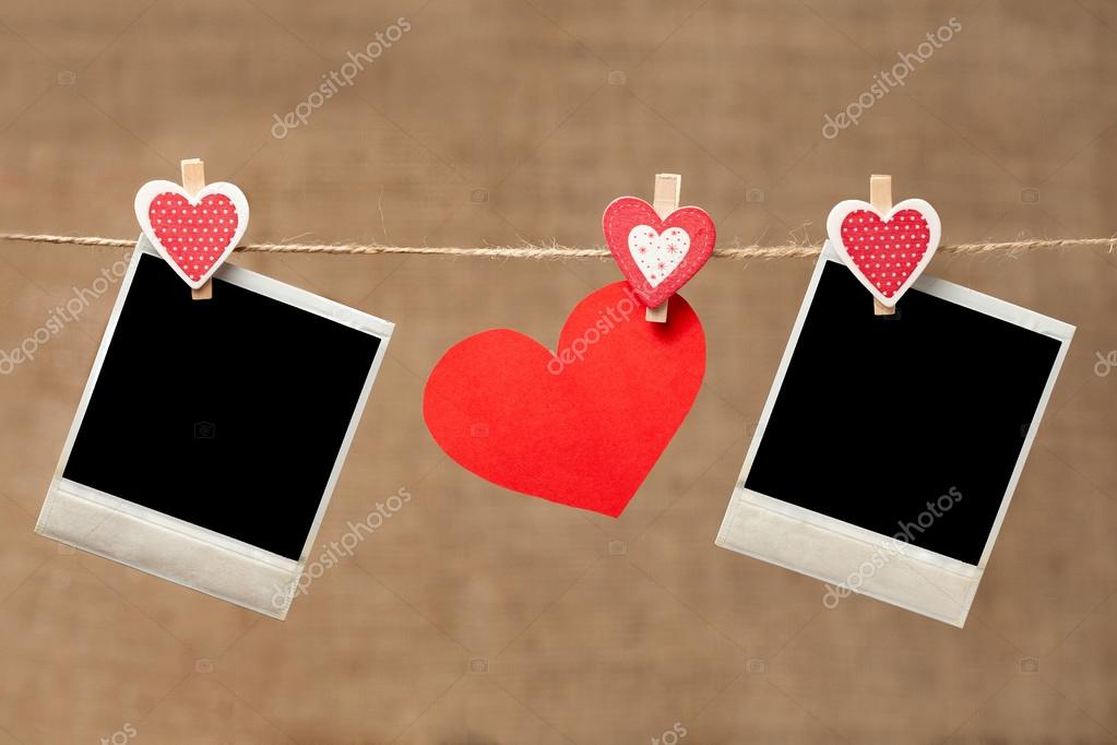Regeneratie Vervorming Verdeel Two polaroid photo frames and heart for valentines day on vintag Stock  Photo by ©GreenArt_Photography 64442235