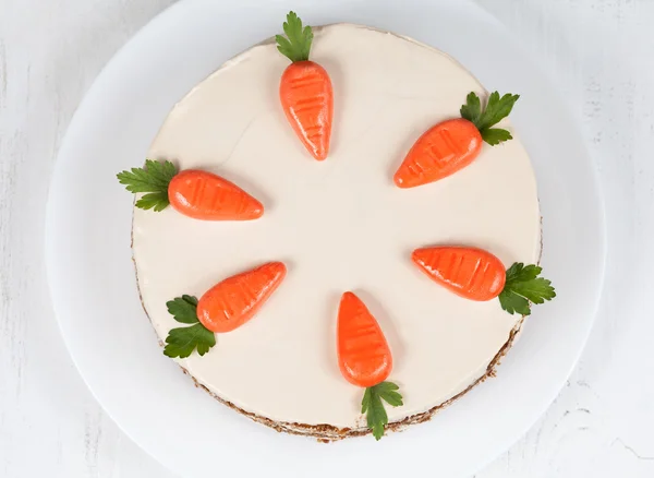 Easter carrot sponge cake with cinnamon and walnut — Stock Photo, Image