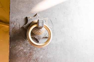 Çin düğüm kadar kapatın