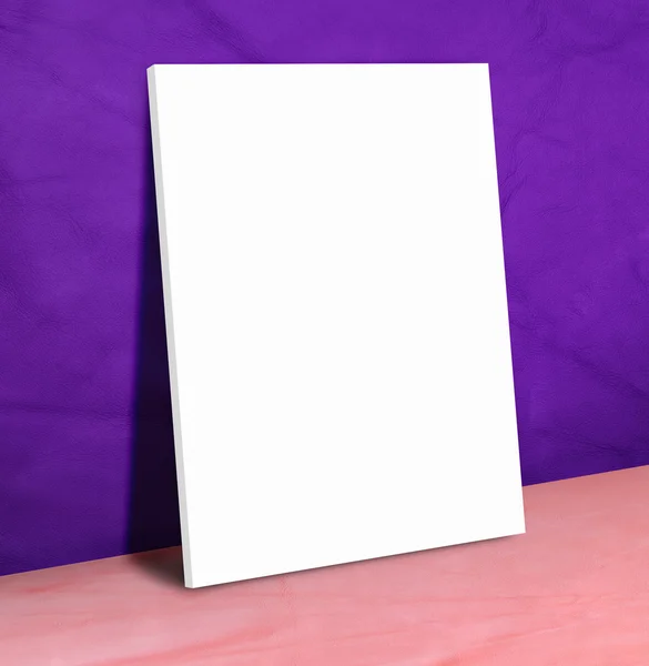 Cartel de papel blanco en blanco — Foto de Stock