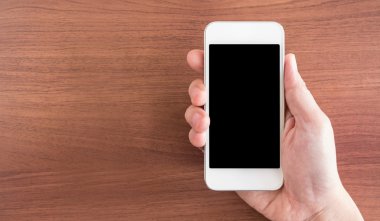 Boş ekran mobil tutan el 