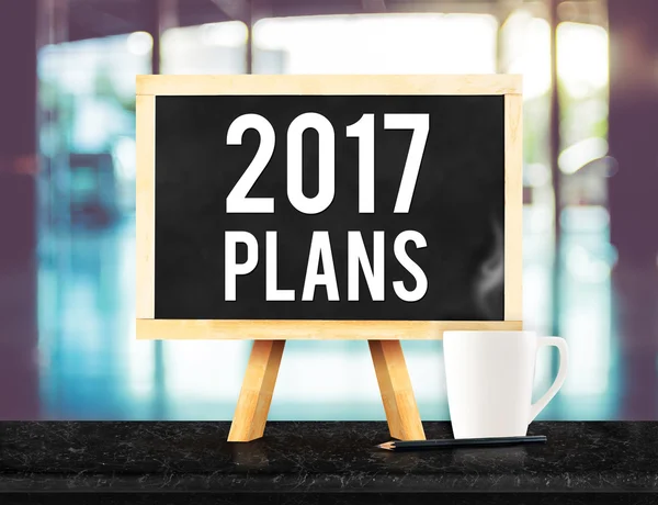 2017 plannen op blackboard met ezel op zwart marmeren tafel met c — Stockfoto