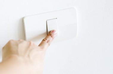 ışık düğmesini parmak basın