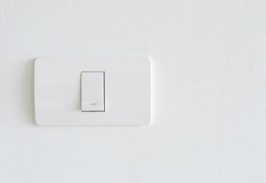 Anahtarı üzerinde beyaz duvar aydınlatma