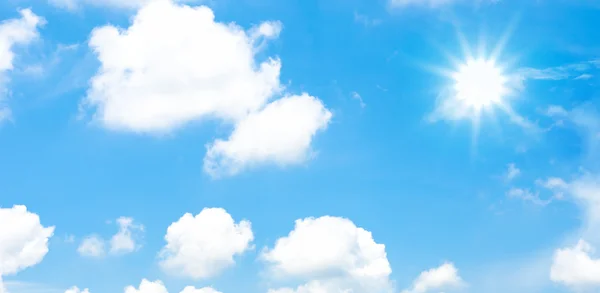 Ciel avec soleil et plancher de bois — Photo