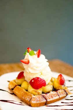 Dondurma tepesi ile waffle