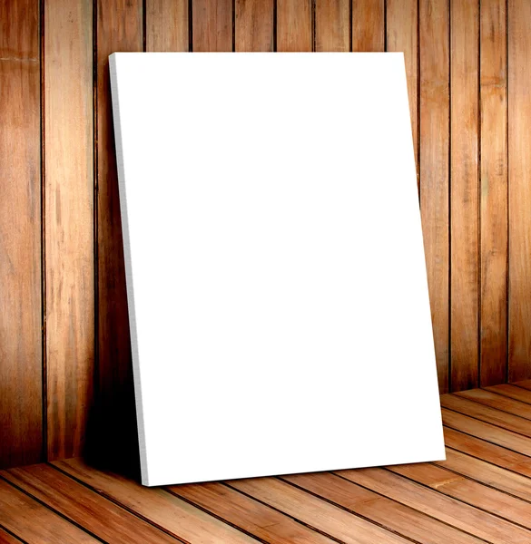 Marco de cartel blanco en habitación de madera — Foto de Stock