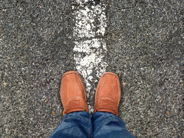 Pie de pie en la carretera — Foto de Stock