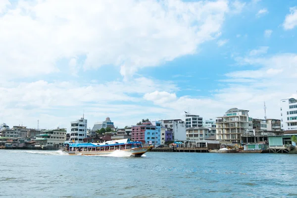 Chao phraya riverside landscape with — Stock Photo, Image