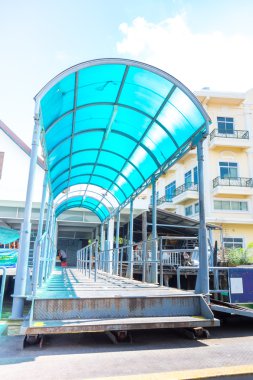 Pharya Nehri, Tayland