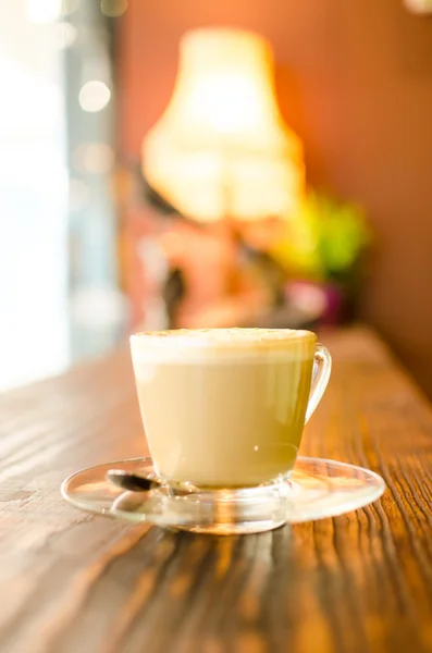 Café na mesa de madeira — Fotografia de Stock