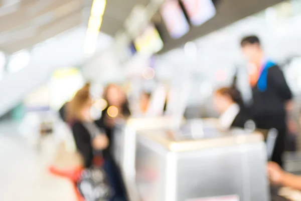 Terminal kalkış Check-in sırasında bokeh ile Havaalanı — Stok fotoğraf