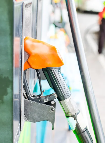 Cierre de una gasolinera —  Fotos de Stock