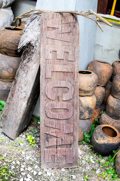 Etiqueta de boas-vindas de madeira velha — Fotografia de Stock