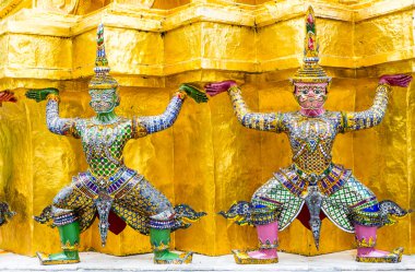 Golden pagoda Tay dev heykele kadar kapatın