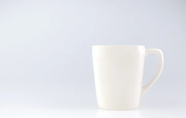 Taza de café sobre fondo gris, Deje espacio para agregar texto — Foto de Stock