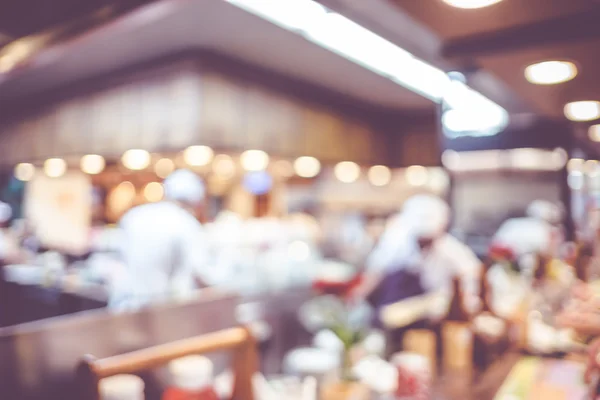 Fondo borroso: Grupos de Chef cocinando en la cocina abierta , — Foto de Stock