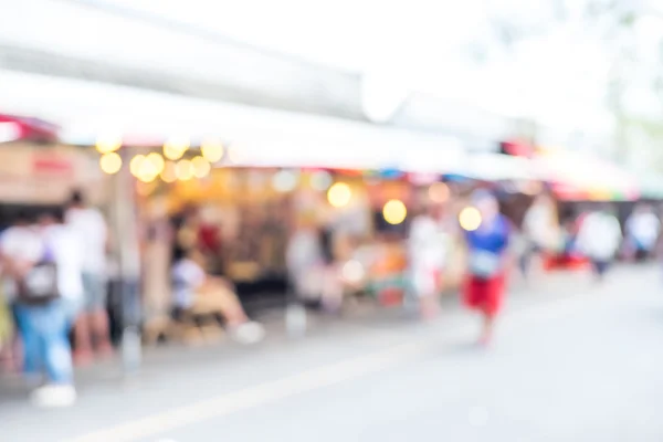 Gente comprando en feria de mercado — Foto de Stock