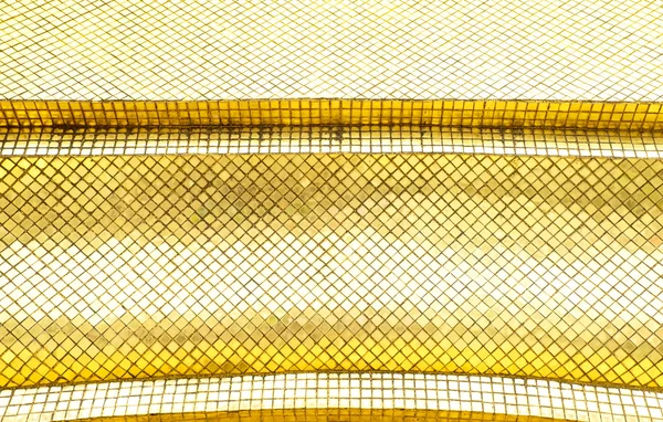 Lucido Oro parete di piastrelle di mosaico — Foto Stock