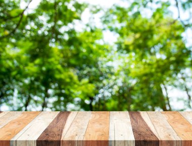 Yeşil ağaç orman bulanık