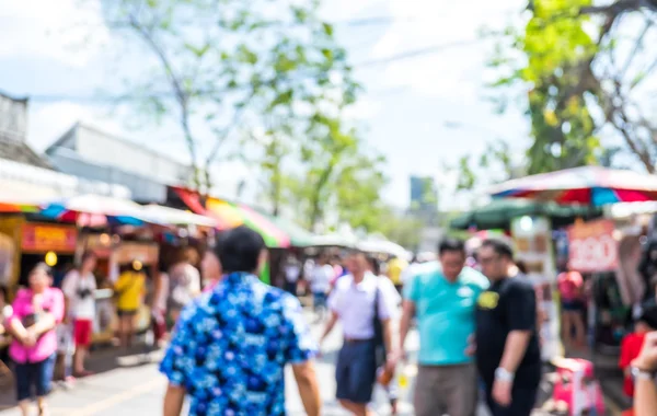 Gente comprando en el mercado — Foto de Stock