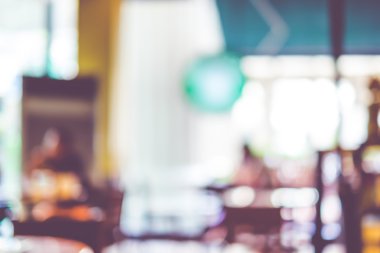 İnsanlar kafede arka plan bulanıklık