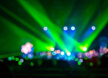 Seyirci ile konser bokeh aydınlatma