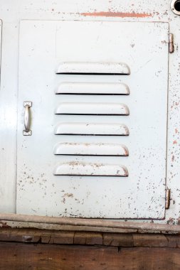 Grunge sanayi metal kapı