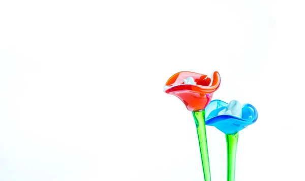 Flor de vidro em vermelho e azul — Fotografia de Stock