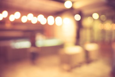 Fırını dükkanında rafta ürün