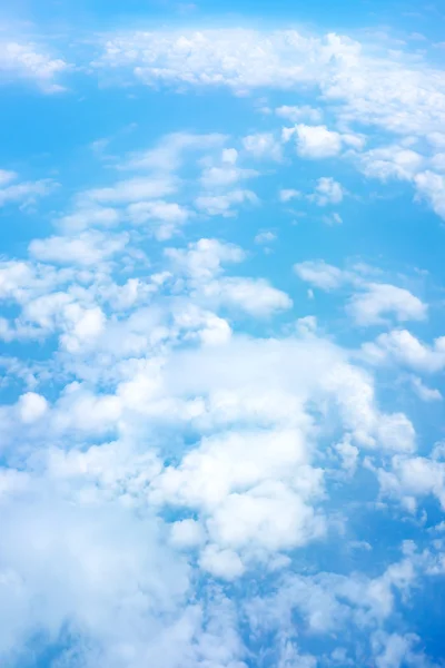 青い空と雲の空撮 — ストック写真