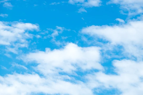 Nuvola e cielo blu — Foto Stock