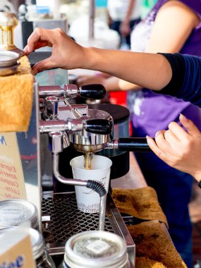 Kahve makinesi kadar kapatın