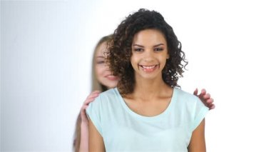 Çok kültürlü arkadaşlar kavramı