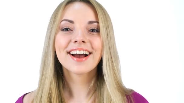 Menina branca mostrando surpresa — Vídeo de Stock