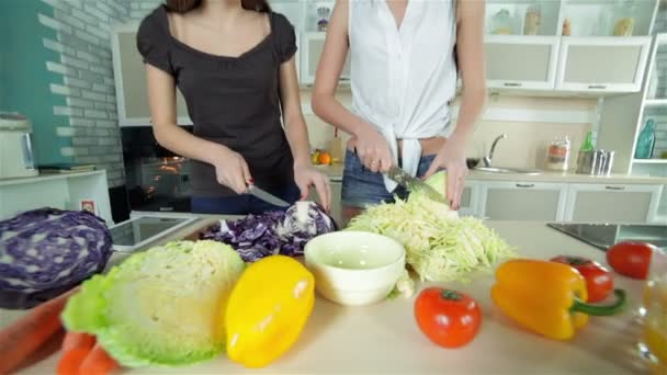 Delicioso desorden en la cocina — Vídeo de stock