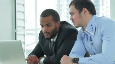 Ofiste iki işadamı