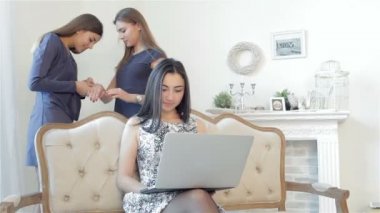 Yeni giysi ortak seçim