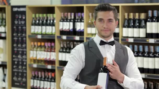 Vertrouwen sommelier — Stockvideo