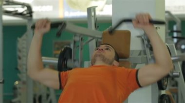 Göğüs kasları için egzersiz