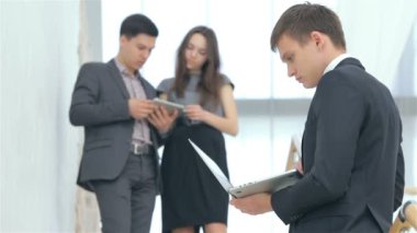 Bir grup genç İşadamlarından analiz ve ele