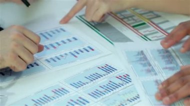 Arka plan grafikleri ve belgelerdeki parmaklar