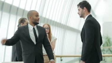 karşılıklı iki işadamları arasında