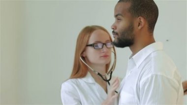 Doktor da bir resepsiyonda