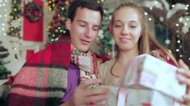 Noel hediyelerini ifşa et