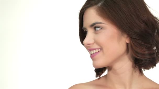 Atraktivní dívka bez make-up na kopírované místo — Stock video