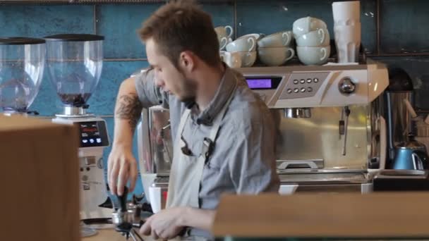 Konzept zur Kaffeezubereitung — Stockvideo