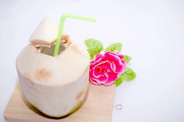 Bevanda di acqua di cocco, fiore finto — Foto Stock