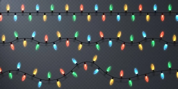 Noel ışıkları, izole tasarım unsurları. Tatilde parlayan ışıklar. Renkli çelenk ışıkları. Farklı renkte elektrik lambaları bir kablo boyunca eşit aralıklarla dizilmiş..